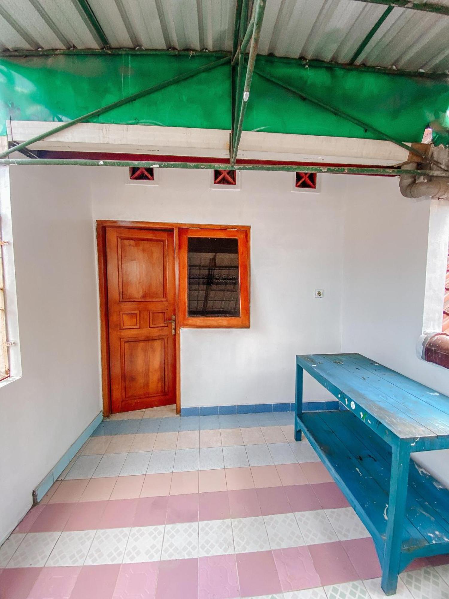 Hostel Laura'S Backpacker 523 Jogyakarta Zewnętrze zdjęcie