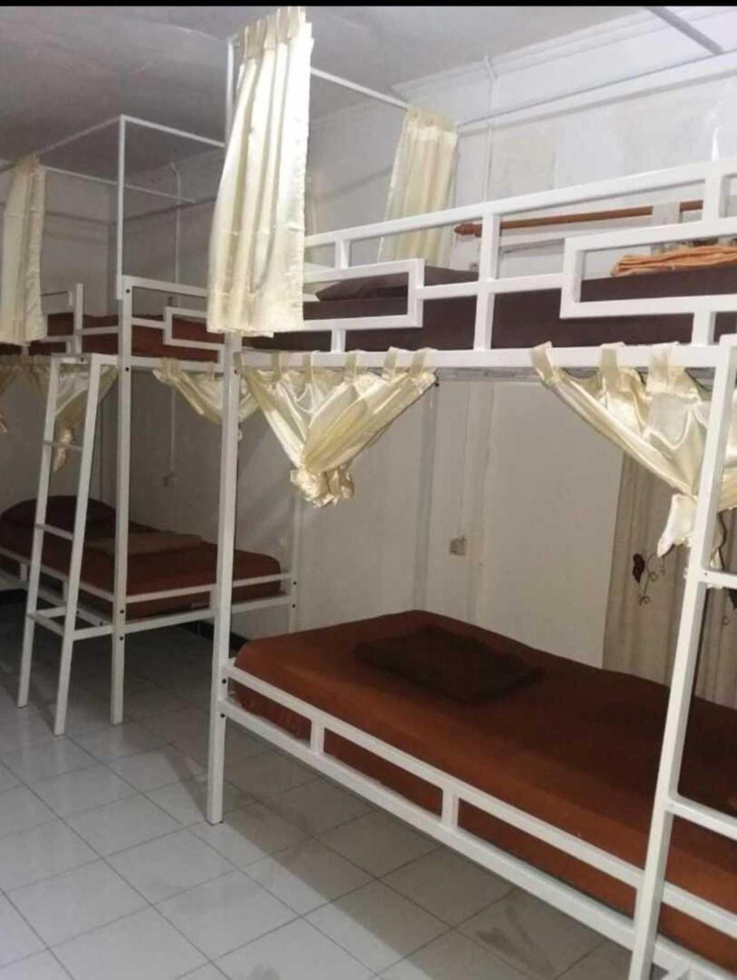 Hostel Laura'S Backpacker 523 Jogyakarta Zewnętrze zdjęcie
